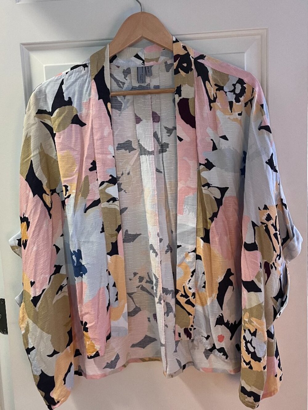 Anthropologie: Mixed Floral Kimono Style Light Coat